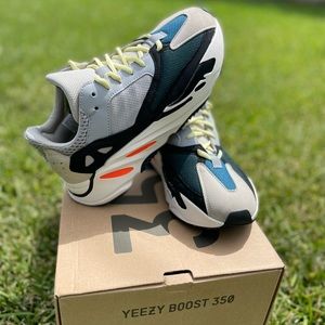 Yeezy 700 Wave Runner